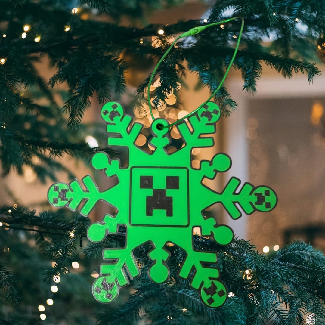 Minecraft Creeper Snowflake Bauble